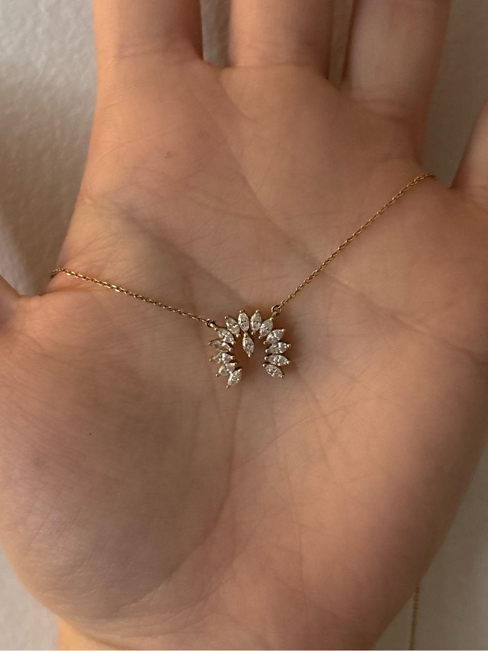 Solid 14k gold and diamond naja western necklace - Picture 2 of 8